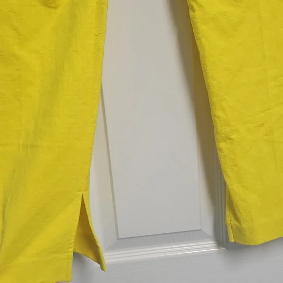 Trina Turk Slim Leg Stretch Cropped Pant: Geo Jacquard Yellow: Size- 10 - Picture 8 of 16